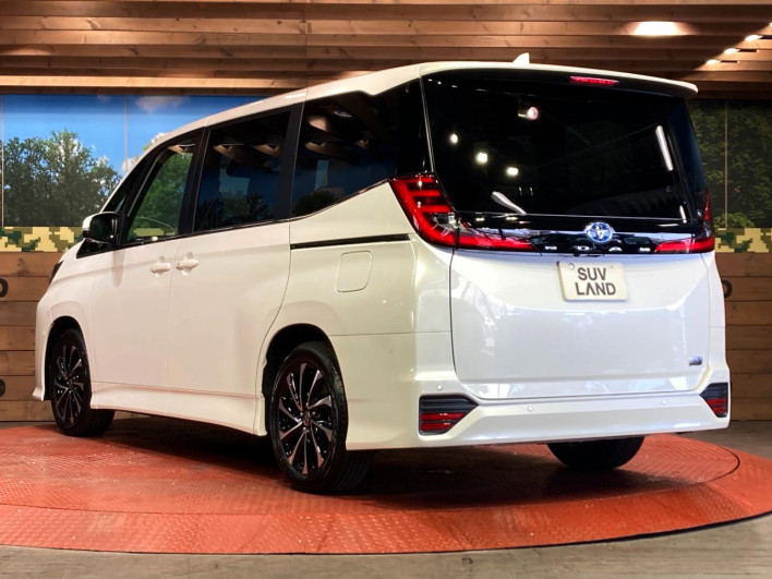 2025 Toyota Noah 6AA-ZWR90W (UW-69f067d7abf5a)[24]