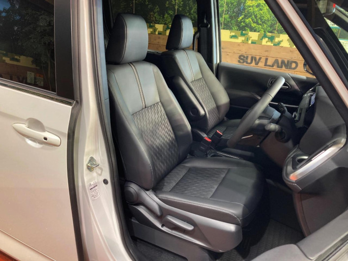 2025 Toyota Noah 6AA-ZWR90W (UW-69f067d7abf5a)[18]