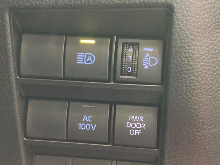 2025 Toyota Noah 6AA-ZWR90W (UW-69f067d7abf5a)[16]