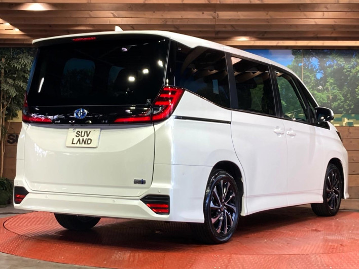 2025 Toyota Noah 6AA-ZWR90W (UW-69f067d7abf5a)[22]