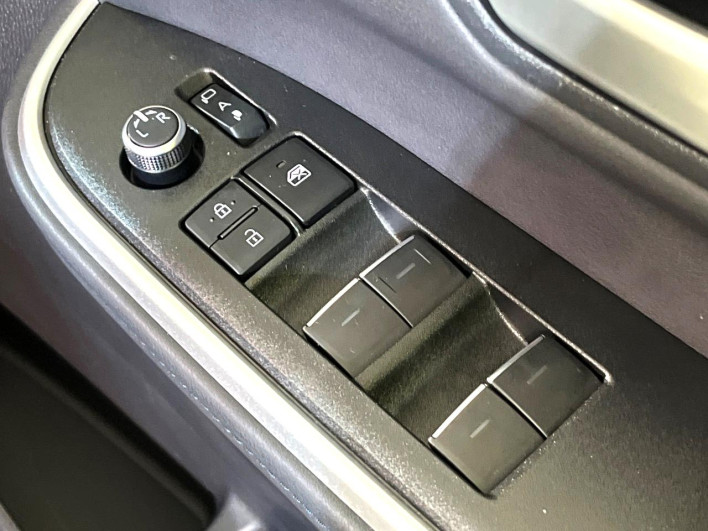 2025 Toyota Voxy 6AA-ZWR90W (UW-69f067d8dba93)[10]