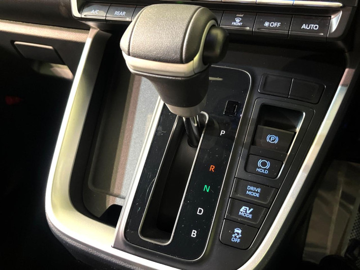 2025 Toyota Voxy 6AA-ZWR90W (UW-69f067d8dba93)[16]