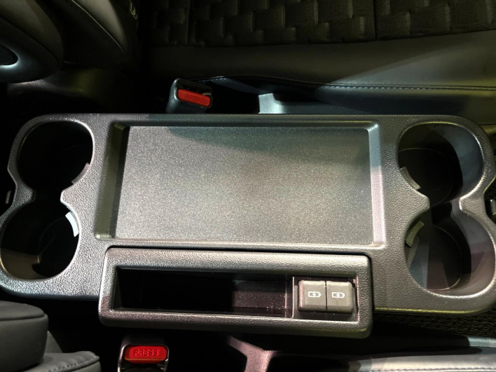 2025 Toyota Voxy 6AA-ZWR90W (UW-69f067d8dba93)[6]