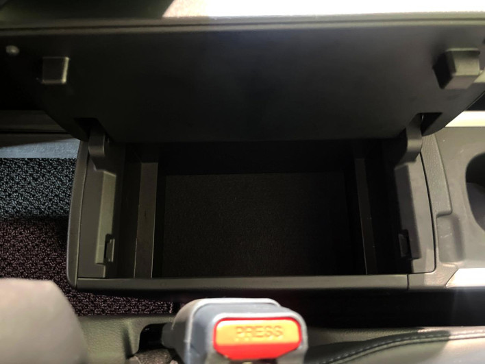 2025 Toyota Voxy 6AA-ZWR90W (UW-69f067d8dba93)[21]