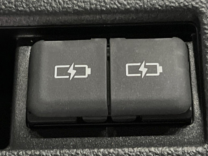 2026 Toyota Voxy 6AA-ZWR90W (UW-69f067d8dbabf)[29]