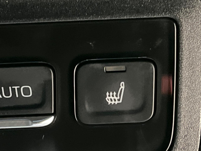 2022 Toyota Voxy 6AA-ZWR90W (UW-69f067d9646b7)[16]