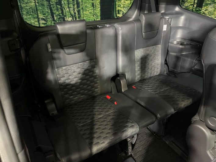 2022 Toyota Voxy 6AA-ZWR90W (UW-69f067d9646b7)[20]