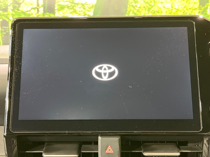 2022 Toyota Voxy 6AA-ZWR90W (UW-69f067d9646b7)[29]