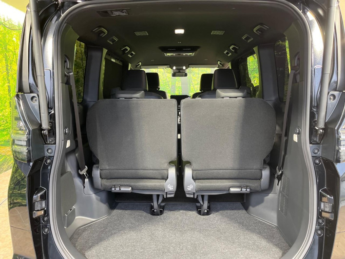 2022 Toyota Voxy 6AA-ZWR90W (UW-69f067d9646b7)[6]