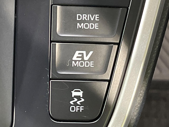 2022 Toyota Voxy 6AA-ZWR90W (UW-69f067d9646b7)[28]