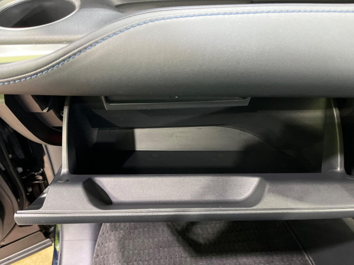 2022 Toyota Voxy 6AA-ZWR90W (UW-69f067d9646b7)[22]