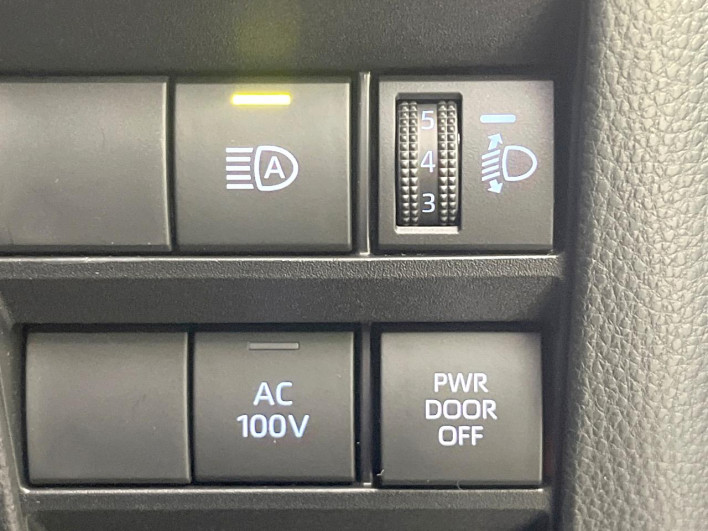 2025 Toyota Noah 6AA-ZWR90W (UW-69f067d9bb974)[29]