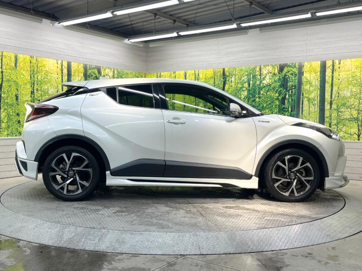 2017 Toyota C-HR DAA-ZYX10 (UW-69f067daa3220)[10]