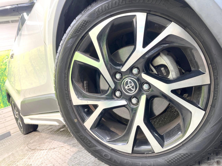 2017 Toyota C-HR DAA-ZYX10 (UW-69f067daa3220)[19]