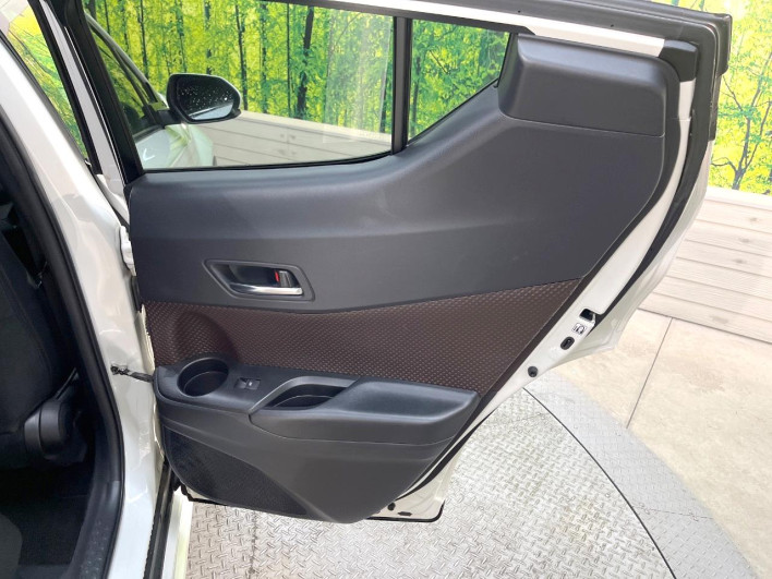 2017 Toyota C-HR DAA-ZYX10 (UW-69f067daa3220)[25]