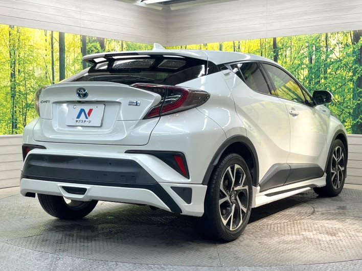 2017 Toyota C-HR DAA-ZYX10 (UW-69f067daa3220)[11]