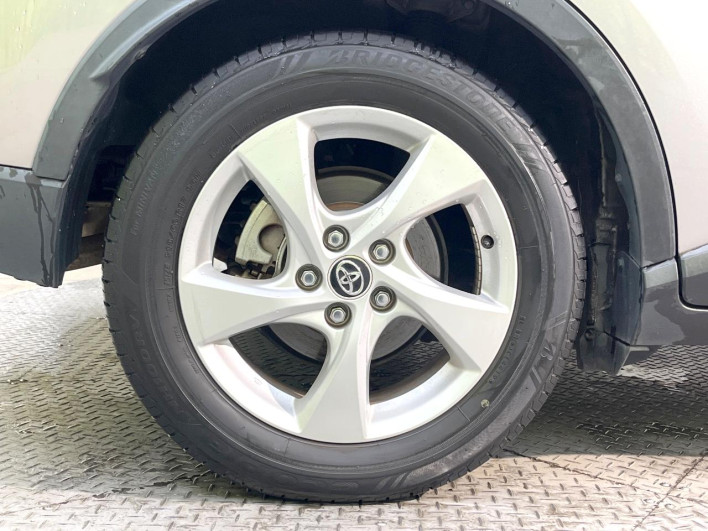 2017 Toyota C-HR DAA-ZYX10 (UW-69f067dae33c3)[20]