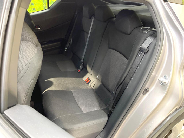 2017 Toyota C-HR DAA-ZYX10 (UW-69f067dae33c3)[5]