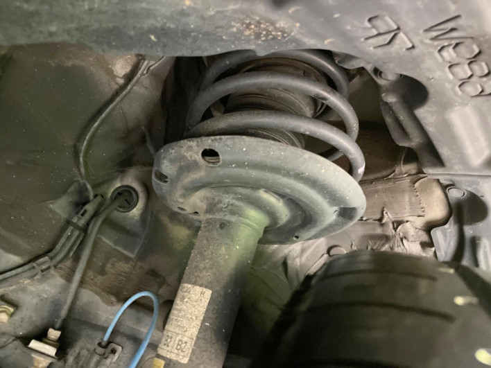 2017 Toyota C-HR DAA-ZYX10 (UW-69f067dae33c3)[22]