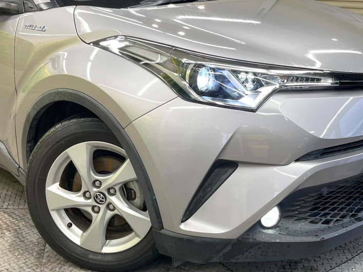 2017 Toyota C-HR DAA-ZYX10 (UW-69f067dae33c3)[17]