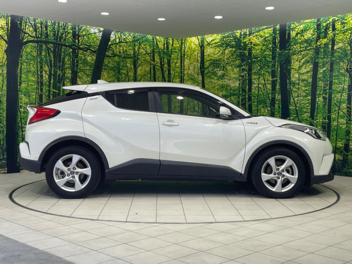 2017 Toyota C-HR DAA-ZYX10 (UW-69f067db4ca17)[20]