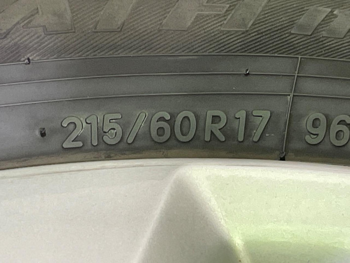 2017 Toyota C-HR DAA-ZYX10 (UW-69f067db4ca17)[9]