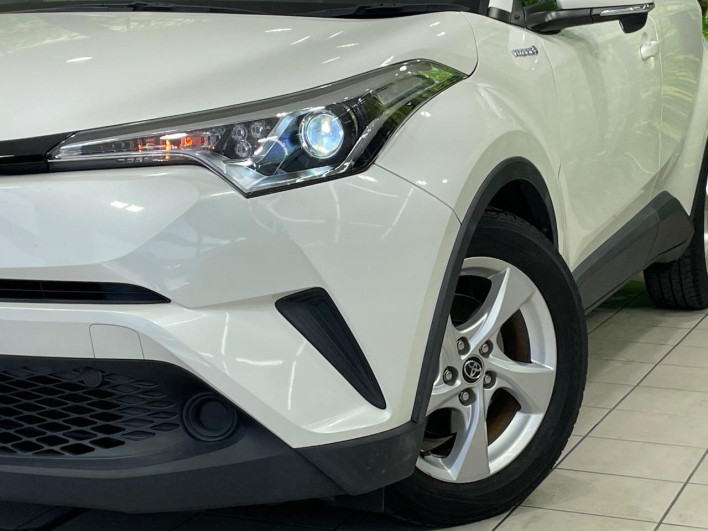 2017 Toyota C-HR DAA-ZYX10 (UW-69f067db4ca17)[14]