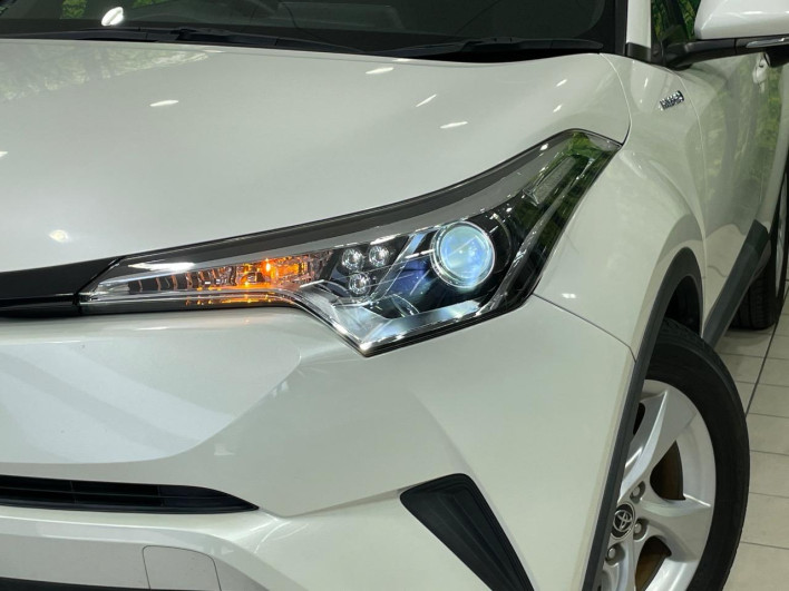 2017 Toyota C-HR DAA-ZYX10 (UW-69f067db4ca17)[13]