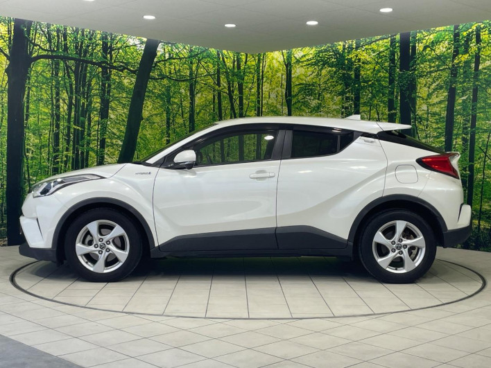 2017 Toyota C-HR DAA-ZYX10 (UW-69f067db4ca17)[16]