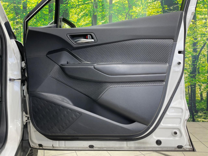 2017 Toyota C-HR DAA-ZYX10 (UW-69f067db4ca17)[27]