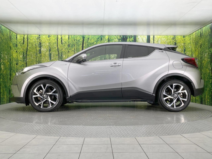 2018 Toyota C-HR DAA-ZYX10 (UW-69f067dbc9bab)[17]