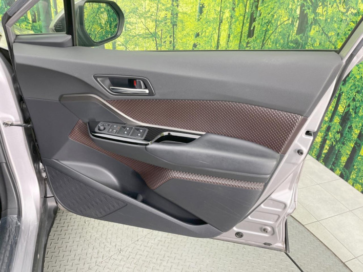 2018 Toyota C-HR DAA-ZYX10 (UW-69f067dbc9bab)[27]