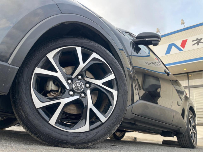 2018 Toyota C-HR DAA-ZYX10 (UW-69f067dcc188f)[18]