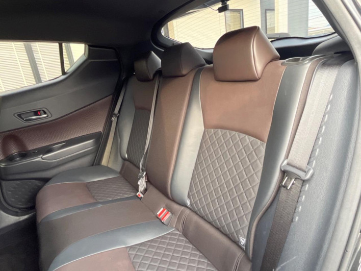 2018 Toyota C-HR DAA-ZYX10 (UW-69f067dcc188f)[28]