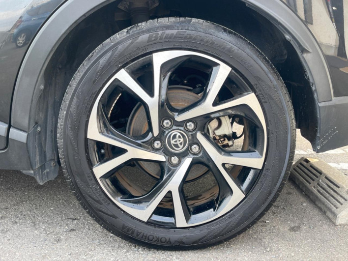 2018 Toyota C-HR DAA-ZYX10 (UW-69f067dcc188f)[15]