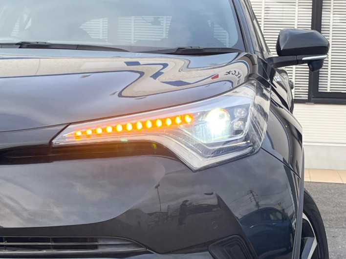 2018 Toyota C-HR DAA-ZYX10 (UW-69f067dcc188f)[22]