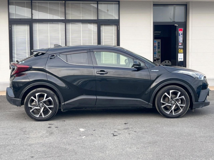 2018 Toyota C-HR DAA-ZYX10 (UW-69f067dcc188f)[24]