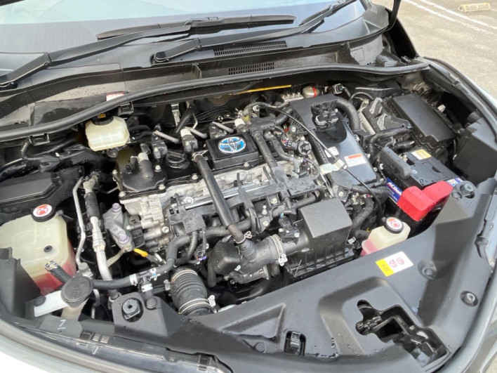 2018 Toyota C-HR DAA-ZYX10 (UW-69f067dcc188f)[9]