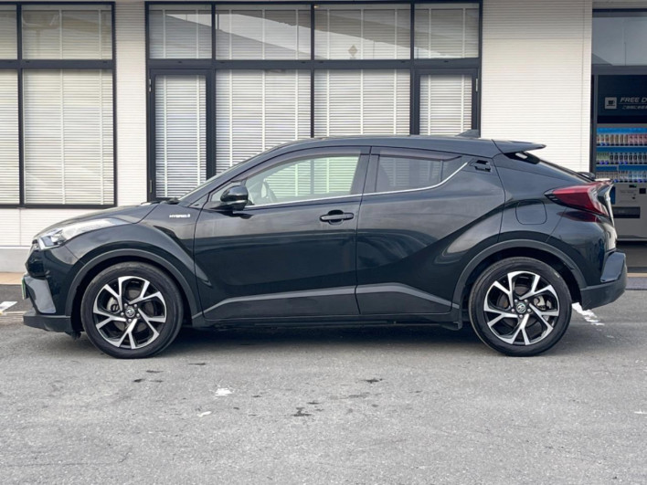 2018 Toyota C-HR DAA-ZYX10 (UW-69f067dcc188f)[27]