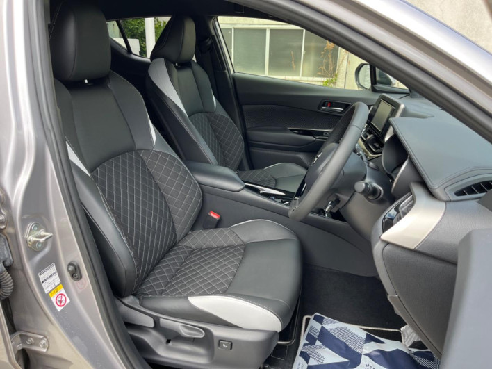 2019 Toyota C-HR DAA-ZYX10 (UW-69f067dd0383b)[18]