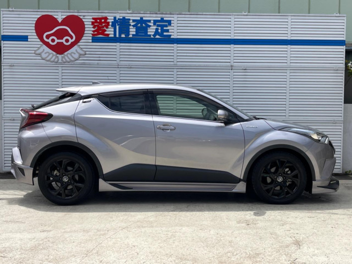 2019 Toyota C-HR DAA-ZYX10 (UW-69f067dd0383b)[24]