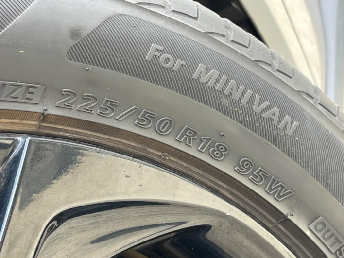 2019 Toyota C-HR DAA-ZYX10 (UW-69f067dd0383b)[6]