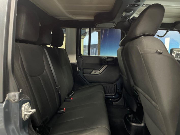 2017 Chrysler Jeep Wrangler Unlimited ABA-JK36L (UW-69f1f67b5b6dc)[27]