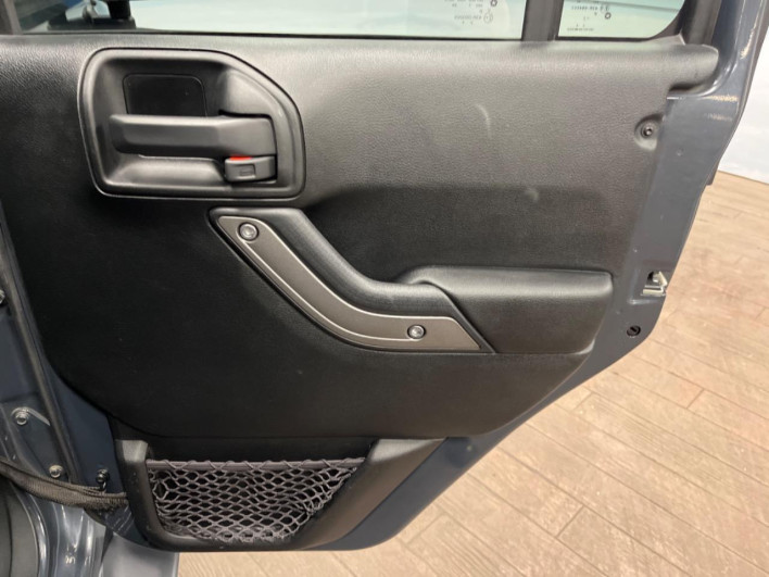 2017 Chrysler Jeep Wrangler Unlimited ABA-JK36L (UW-69f1f67b5b6dc)[28]