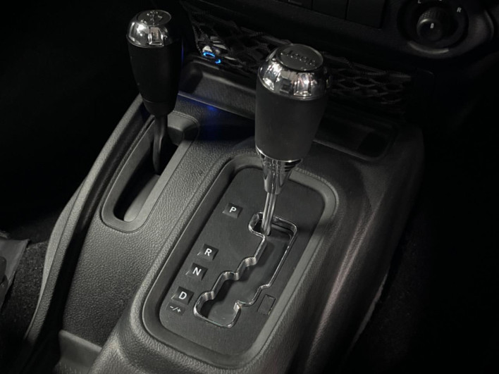 2017 Chrysler Jeep Wrangler Unlimited ABA-JK36L (UW-69f1f67b5b6dc)[10]