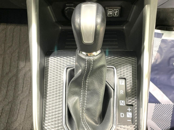 2020 Daihatsu Rocky 5BA-A200S (UW-69f1f680b1986)[15]