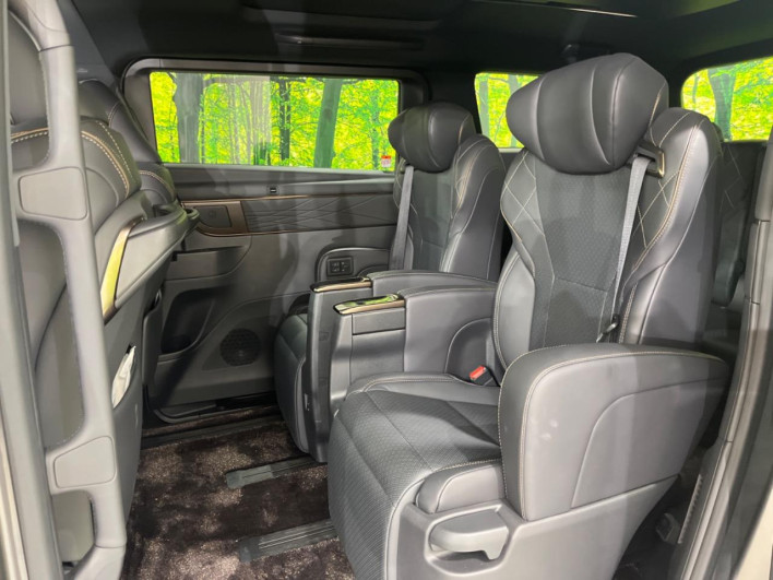 2025 Toyota Vellfire Hybrid 6AA-AAHH40W (UW-69f1f685bbd42)[24]