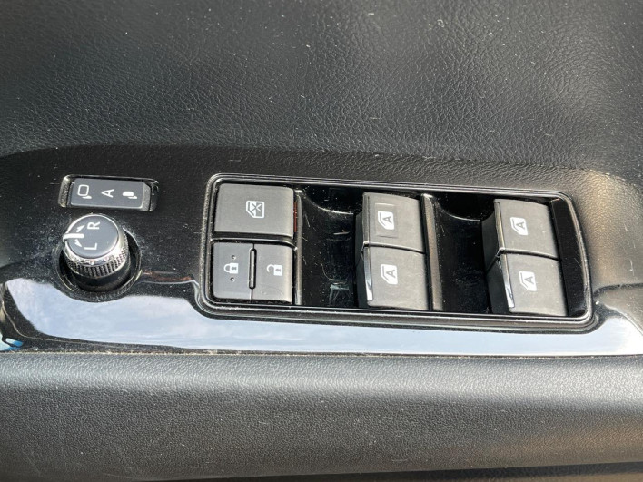 2017 Toyota Vellfire DBA-AGH30W (UW-69f1f68a9f426)[17]