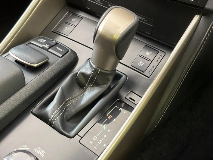 2013 Lexus IS DAA-AVE30 (UW-69f1f694dab16)[18]