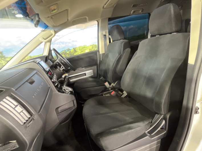 2015 Mitsubishi Delica D:5 DBA-CV5W (UW-69f1f6be889ab)[27]